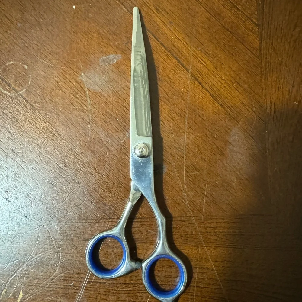 Lilys Pet curved grooming shears
